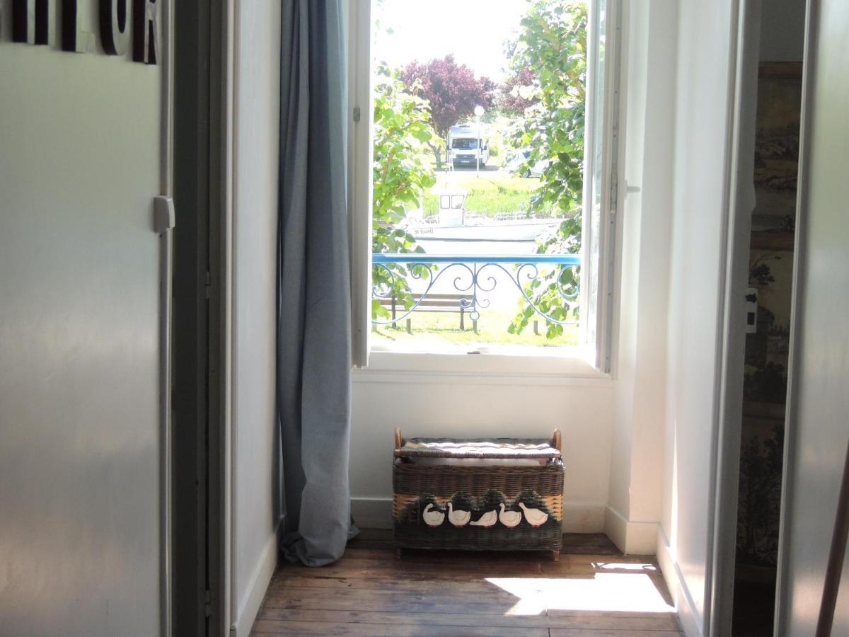 Grande Maison Charentaise Avec Vue Sur Le Chenal Superbes Couches De Soleil Sur L Estuaire De La Gironde! Ferienhaus *