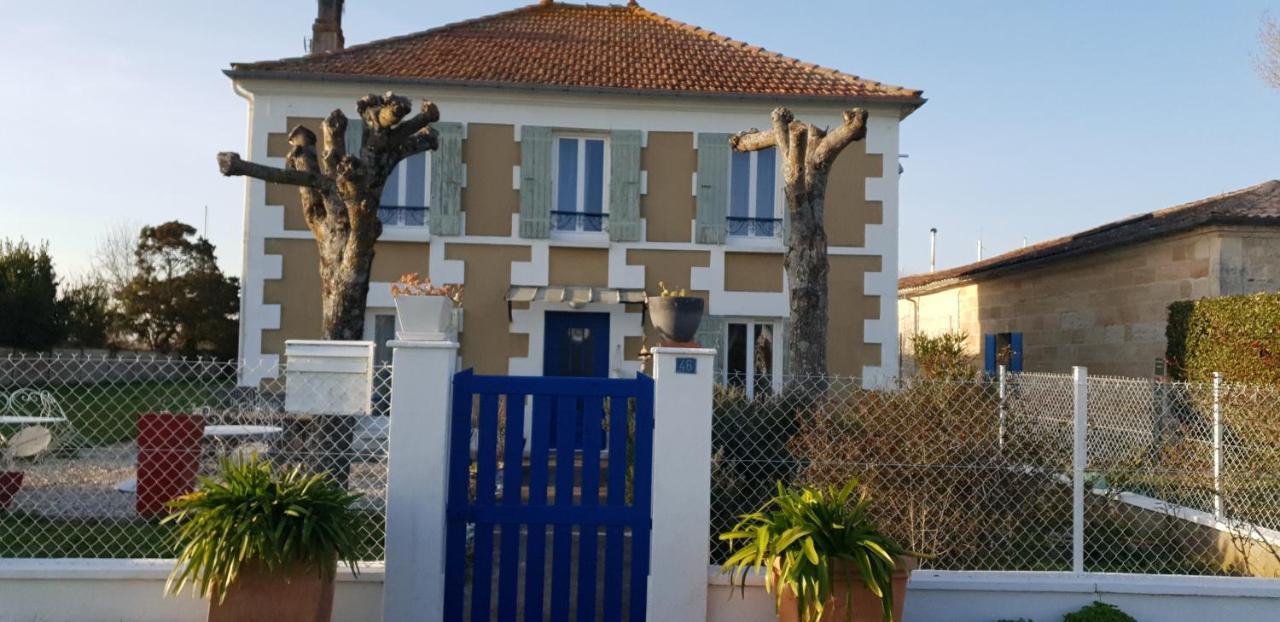 Ferienhaus Grande Maison Charentaise Avec Vue Sur Le Chenal Superbes Couches De Soleil Sur L Estuaire De La Gironde! Mortagne-sur-Gironde